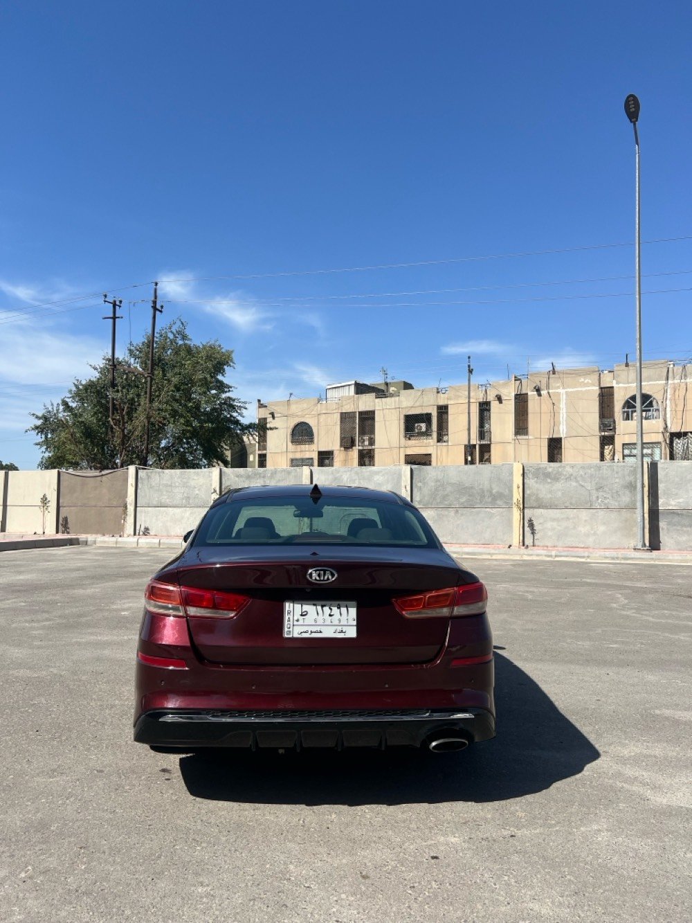 ‏Kia optima للبيع موديل 2019 مواصفات 
موصفاتها FE المعروفه 
مكينه 4 سلندر 2400GDI
ماشيه 77mile 
حادث السياره خلفي فقط الدعاميه بدون قطره صبغ 
صور الحادث مرفقه بل منشور
عليها بولش جديد كير ومكينه وتبريد مكفولات كفاله عامه 
رقم بغداد بسمي تحويل ثاني يوم 
السعر/ 143 ورقه وبيها مجال 
مكاني / بغداد المنصور 
للاستفسار / ***********