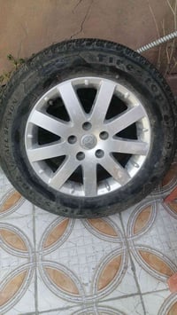 عندي هذه تاير لا بيع شراي يتصال عله رقم الهاتف 07874173360