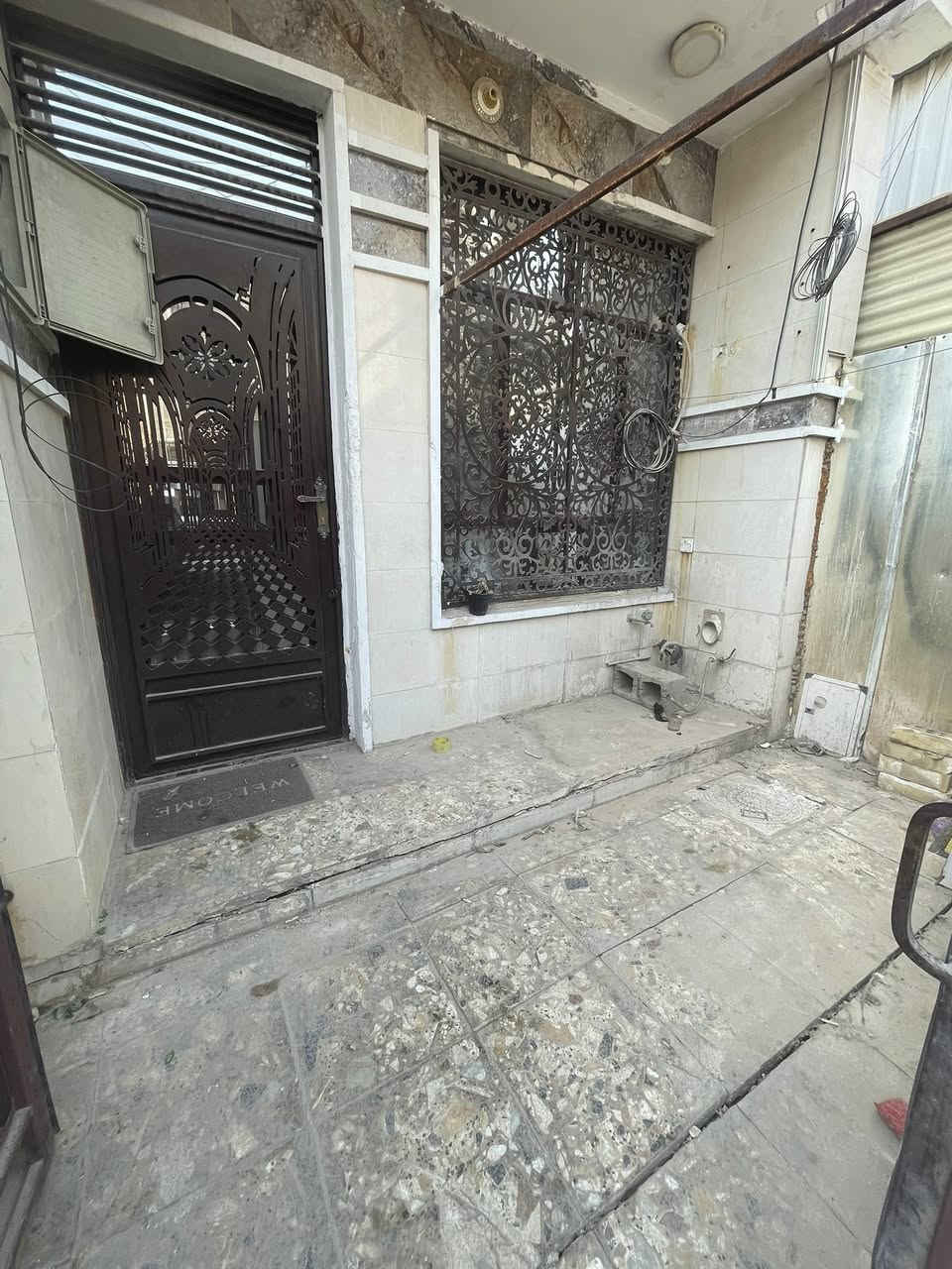 🏠بيت للبيع 🏠158وبي مجال بسيط ❤️🙏🏻
📍الموقع/الشعب خلف نادي العربي قرب عيادة الأسنان 

📌المساحة/50متر (موقع جيد جدا .بناء جيد)

محتويات ال🏠بيت/كراج صغير.استقبال.مطبخ حار بارد.غرف نوم عدد(3).صحيات عدد(2).بيتونه.سطحين

📍عنوان المكتب /شارع الأسواق المركزيه قرب مسبح الشعب

📞*********** محمد صگبان

📞*********** سيد عباس

ملاحظة / العنده عقار 🏡 للبيع او بيت للايجار  ويريد يبيع او ايجاره دزونه كافة التفاصيل العقار مع ذكر السعر ورقم التلفون ☎️وان شاء الله باقرب وقت
