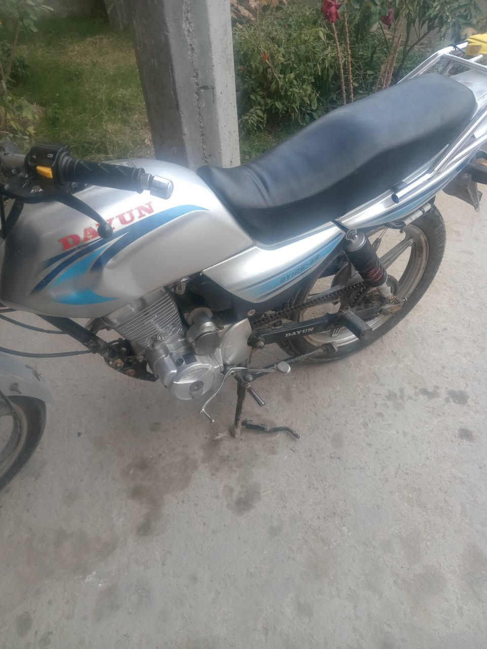 دايون عظم موديل ٢١ للبيع مكينه بلاديه مامفتوحه كهربائيات كلها شغاله دراجه واحد علئ واحد ب٨٥٠ وبيها مجال ***********
