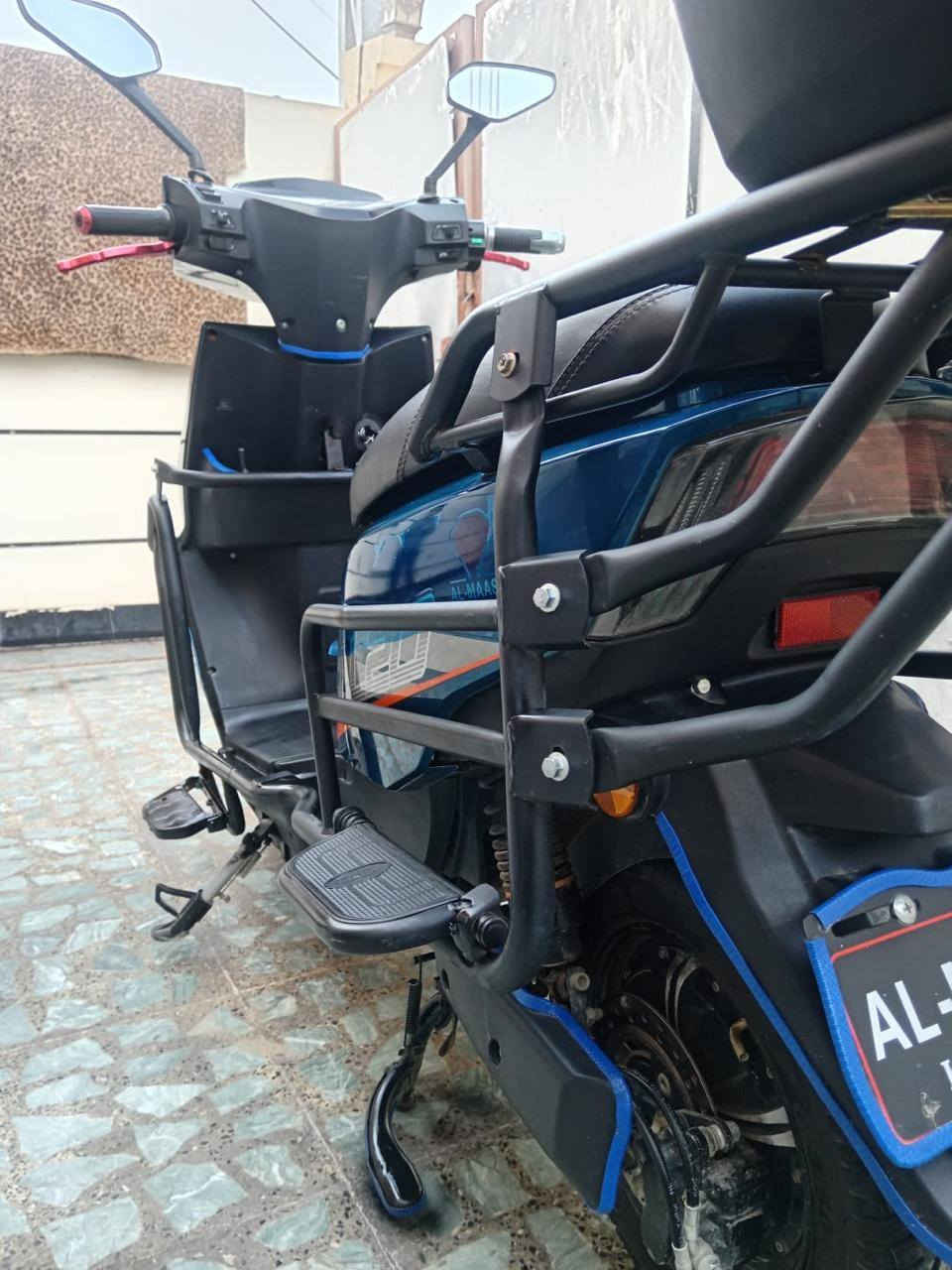 السلام عليكم دراجه شحن سكنس لبيع بطاريات فول عل فحص لايتات كهربائيات كله شغاله هورن  نشره اربع نمر سرعه 99 نضام بك سكنس ابو الدرع بريك امامي خلفي دسك رياضي دبلات رياضي الرقم ***********
