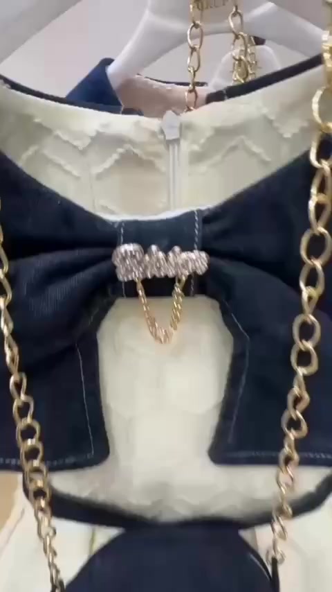 تميزي معنا 🤏🏻✨
.
توفر فستان بناتي بيبي ❤️✨
.
قياسات من عمر سنة الى عمر 5سنوات ❤️✨
.
متوفر بعدة الوان  ❤️✨
.
تنورونا بأزياء وليد الدباغ 🫶🏻❤️✨
__________________________________
العنوان: موصل/سوق الميثاق/مقابل صيدليه سرا من رائ 
متوفر توصيل لكل مناطق الموصل 
للحجز او الاستفسار واتساب: ***********
