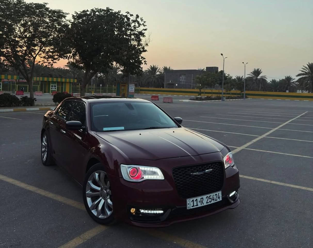 🚗🔥 كرايسلر C300 (أوباما) – موديل 2019 للبيع 🔥🚗  
تعجبك سياره تفضل خاص
السعر خاص 

✨ لون كرزي مميز 🍒  
✨ وارد كندي 🇨🇦  جاملغ امامي تبديل فقط قطعه وحده
✨ رقم بغداد باسمي 📄  

المواصفات:  
🔹 فتحة سقف ☀️  
🔹 كراسي ميموري 💺  
🔹 كراسي جلد فاخرة 🪑  
🔹 تدفئة وتبريد للمقاعد (السائق والمرافق) ❄️🔥  
🔹 كراسي كهرباء ⚡  
🔹 ستيرن كهرباء + تدفئة 🔥  
🔹 مرايا جانبية تعتيم ومتحسسة للضوء العالي 🌙  
🔹 نظام صوت Alpine 🔊🎶  
🔹 دخول ذكي (بصمة) 🔑  
🔹 إضاءة ترحيبية بالأبواب ✨  
🔹 نظام إضاءة كامل زينون 💡  
🔹 حدادية بكفالة 🛠️  
🔹 كير ومحرك وتبريد مكفولات ✅  
🔹 عليها إدامة كاملة ✔️  

📍 مكان السيارة: بابل 📍  

📱 السعر وتفاصيل أكثر 
***********  

❗ 

🤝 إذا تشوفها تخدمك تعال وعيوني إلك إن شاء الله ❤️  
🚘 ما ترجع من يمي، وإذا ما خدمتك فدوة إلك وإن شاء الله تحصل أحسن
