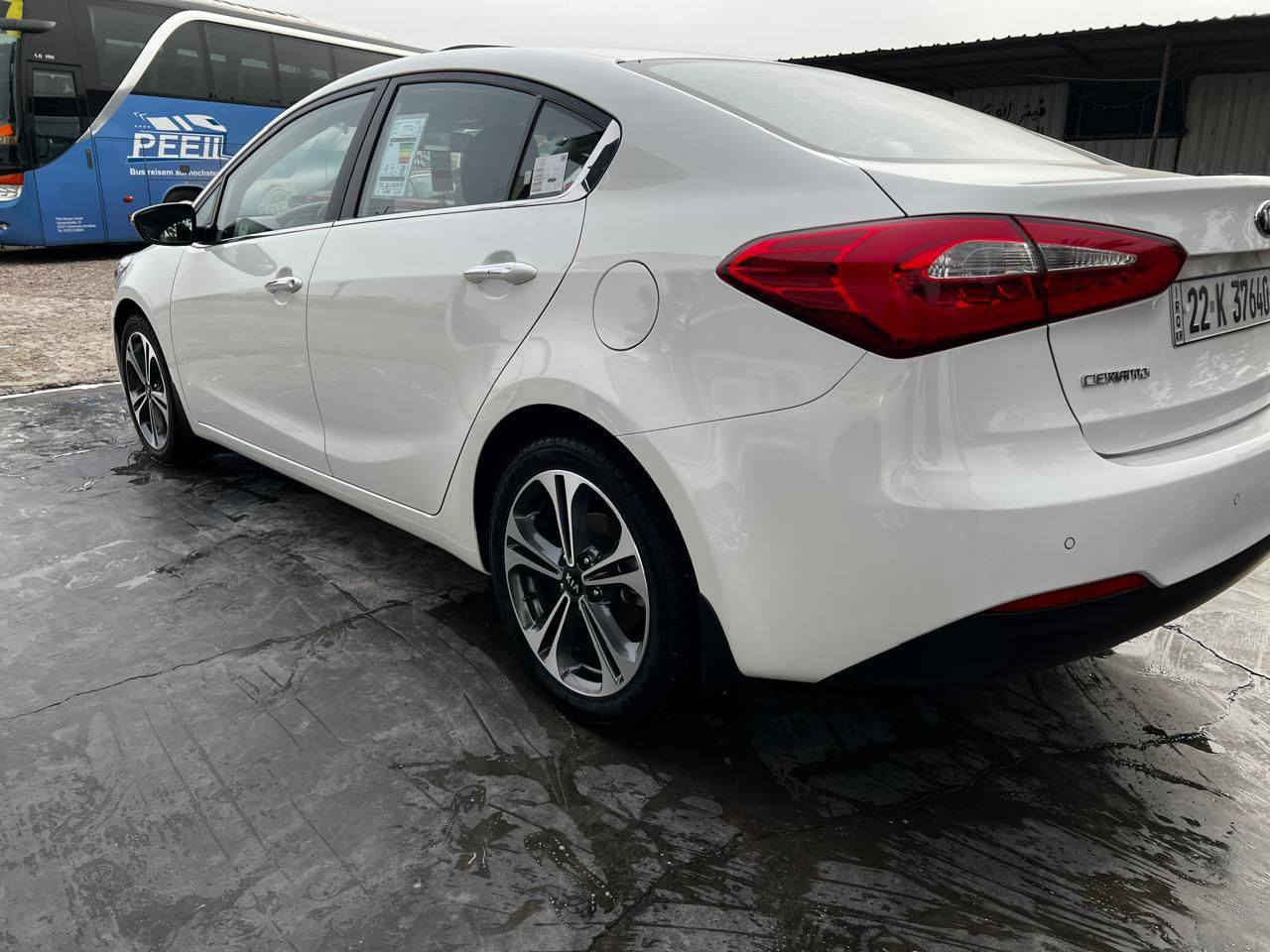 السلام عليكم من رخصه الادمن كيا سيراتو موديل ٢٠١٦ رقم اربيل كفاله عامة ماشيه ٥٠ الف مكاني بغداد حي الجهاد المكاسب السعر ١٤٥ وبيها مجال 
رقم الهاتف ***********
