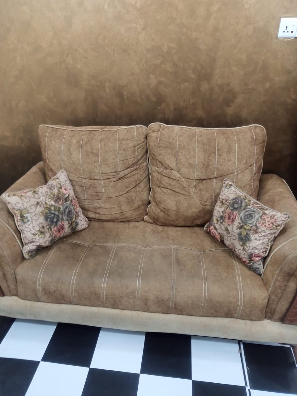 السلام عليكم تخم تركي استخدم سنتين بحاله جدا. ممتازه‭0772 826 0610‬

