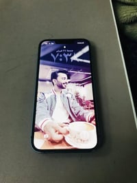 آيفون 13 العادي نضيف كلشي مابي ما داخل صيانة   اي عطل مابي البطارية 90...