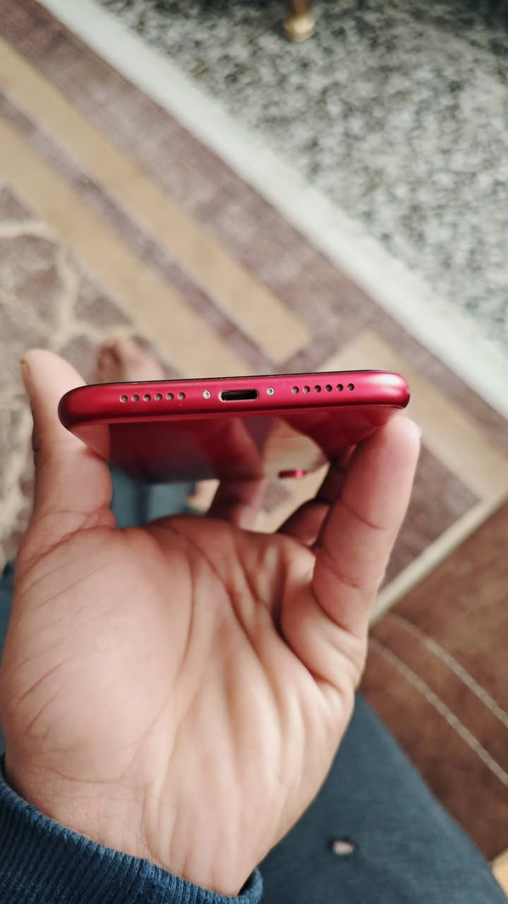 ايفون XR لون احمر بطاريه 83 الجهاز وتر بروف مال بيت كلشي مامبدل بي على وضع الشركه
السعر 325 وبي مجال للشراي 
مكاني بغداد الزعفرانيه 
***********

