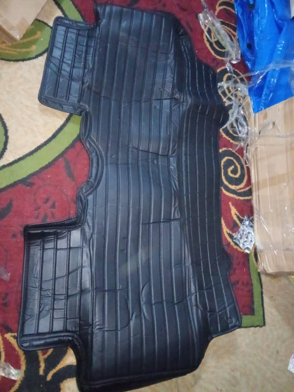 سلام عليكم فرش ارضيه مال سياره كبس اليريدهن يخابرني واتساب سعرهن 20 الف طلعلي بالمزون ***********
