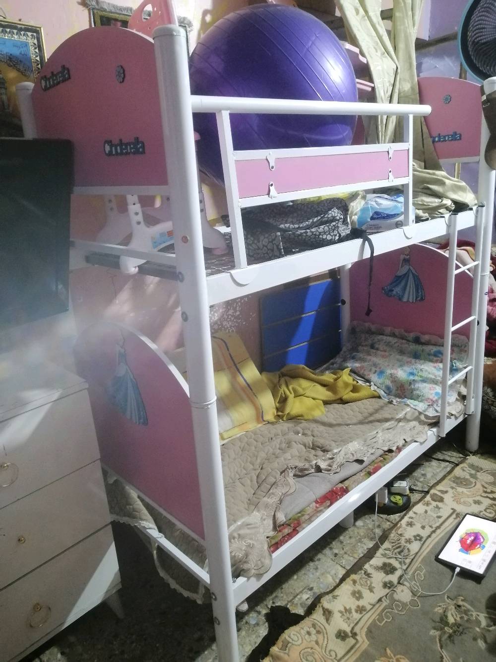 جربايه اطفال ام النفرين سعرهه 100الف
ميز بلازمه جديد سعره 200. غراض استعمال قليل مكان الحسينيه مال راشديه ***********