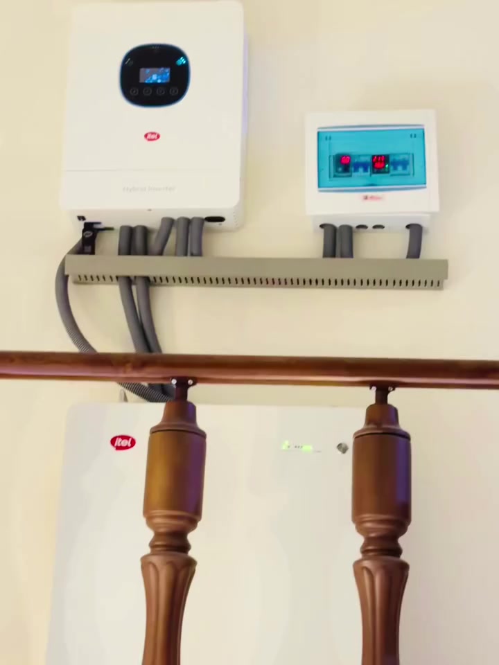 مجموعة كوازار للطاقة الشمسية 

منظومة 10 أمبير نهاري و10 أمبير ليلي 

1:- أللواح عدد 6 615w ضمان 10 سنه
2:- أنفيرتر 6kw ضمان 3 سنه 
( تكدر تطور المنظومة بمرور الزمن لان الأحد الأقصى للأنفيرتر 26 أمبير )
3:- بطاريه 10kw ضمان 5 سنه 
( ساعات التشغيل الليلي 3 ساعه ونصف )
4:- بورد حماية متكامل ac+dc 
5:- نستخدم حديد مغلون + كلامبات تثبيت أللواح مو لحيم 
للتواصل والأستفسار :-
***********
*********** بأدارة : م . أمير أياد 
📍:- المثنى - قضاء الرميثة - حي المعلمين - قرب الدفاع المدني
