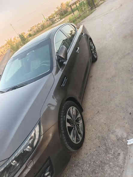 سلام عليكم  اوبتمه  2015 خليجي  كفاله عامه  السياره فول موصفات بلرامه  شاشه   بصمه مري شفط تبريد قطعتين    تحكم كشن كهربائي السياره مفوله  السياره مابيه اي نقص  السياره حداديه جديده تخم تاير  
لسعر 166 وبيه مجال بصيط للشراي 
 رقم لهاتف(***********)
