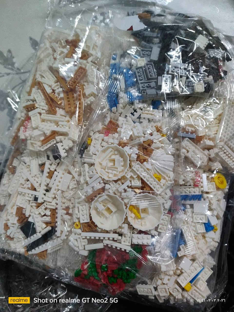 نموذج تاج محل (Taj Mahal) من العلامة التجارية LELEBROTHER، وهو الموديل رقم W0603..

عدد القطع: يحتوي هذا النموذج عادةً على 4036 قطعة من المكعبات الصغيرة (Micro Mini Blocks).

الأبعاد التقريبية: عند اكتمال البناء، يبلغ ارتفاع النموذج حوالي 20 سم، وعرضه 24 سم.


**إذا كنت صاحب هذا الإعلان وتريد حذفه لأي سبب، رجاءا أرسل رسالة إلى الدعم الفني**