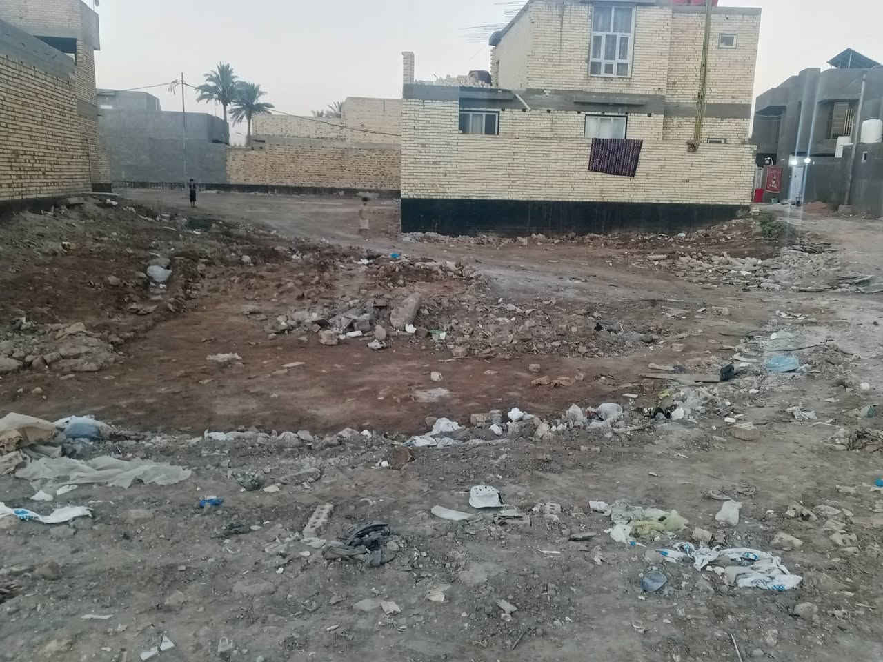 السلام عليكم 
قطعة لبيع 
مساحة 315 متر طابو زراعي سند 25 
تحويل مباشر 
الموقع شارع المعاره قرب بيت الحاج طه سوير 
تبعد عن شارع العام 50 متر 
ركن على 3 شوارع 
ترهم قطعتين 
متوفر كافت الخدمات 
موقع مميز جدن جدن 
عرض الشارع 8 متر 
ملاحظة 
مراجعت مكتب العميد للعقار قرب بيت الحاج طه سوير 
شارع المعاره 
اي ستفسار 
‏‪***********‬‏
‏‪***********‬‏ واتساب
