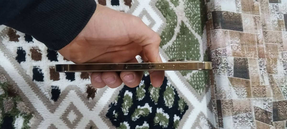 السلام عليكم
ايفون  13 برو ماكس ذاكره 512 بطاريه 95 شرط ما مبدله الخط تك اللون ذهبي   السعر  775 أو بي مجال  الرقم ***********
