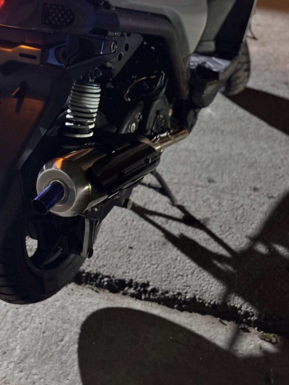 السلام عليكم سكنس جبلي ياماها ياباني غنية عن التعريف مزودة للبيع دراجة صارلها اسبوع نازلة من الرمبة تاخذها تفحص وين ميعجبك اذا بيها برغي مفتوح ترجع ختم كفرات محرك وشاصي كلة واحد دراجة مال رمبة نفس مذكرت مواصفاتها
السرعة ١٤٠
ستيرن رياضي 
لون رصاصي اسمنتي المميز
صالنصة رياضي
كلجات امامي خلفي رياضي 
اوراق كاملة 
السعر مليون و ٣٠٠ وبيها مجال بسيط للشراي 
للتواصل فقط على هذا الرقم بي واتس اب هم 👇🏻
***********
