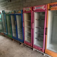 إسلام عليكم عارضات لبيع ايكور تركي اصلي شرط النضافه وشغل العنوان بغداد...