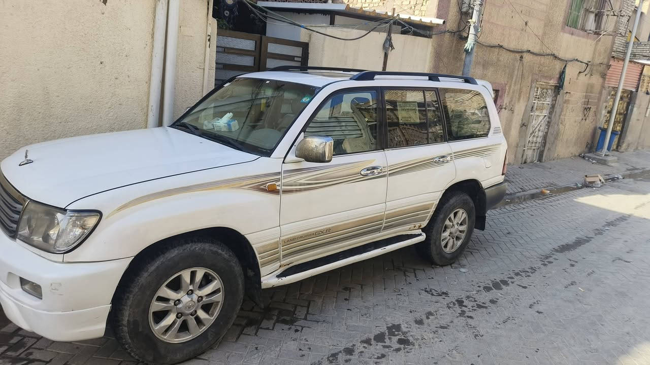 السلام عليكم لاندكروز موديل 2001السياره نضيفه وحلوه واي استفسار على السياره هذه رقمي وخابرني وتدلل *********** السعر خاص
