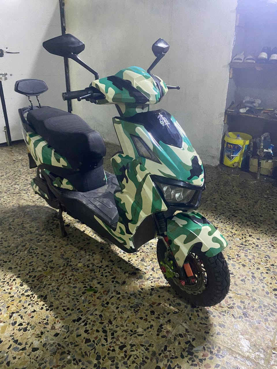 دراجه شحن موديل 2025  بعدهه جديده برغي مامفتوح بيهه صار 7 اشهر من نزلتهه من الرمبه بسمي دراجه فول مواصفات سرعتهه 90 السعر مليون واتساب  ***********
