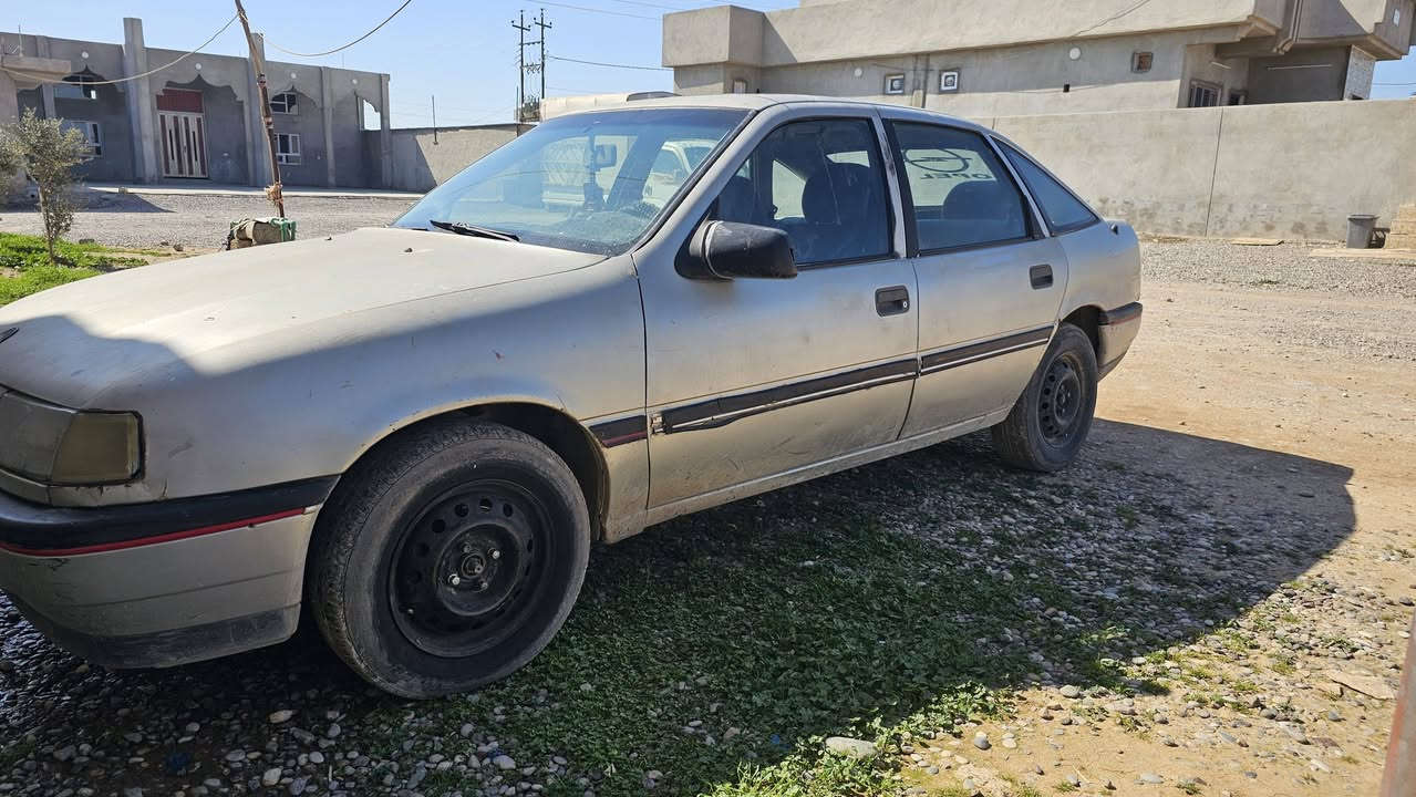 السلام عليكم 
فكترى 1991 شرط تحويل سنوية 2029
 حجم 18 محرك كير بشرط 
سيارة جاهزة طخم قبل شهر مبدل كلشي بيها 
فقط يعوزها تواير دوخلها نضيفة 
سعر 36 بيها مجال
***********
