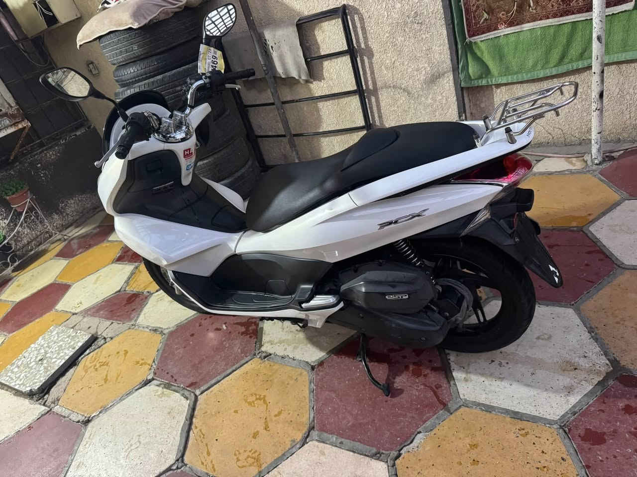 سلام عليكم pcx جيل اول موديل 2016 مكفوله كفاله عامه حته من شخط صالهه شهرين من نازل من بيت طارش ماشيه 30 الف ياباني Jf  دهن ثاني تبديله الهه بانزين محسن ابيعلك من باب بيت كفاله عامه  مكاني بلديات *********** وبل عافيه صير من نصيبه
