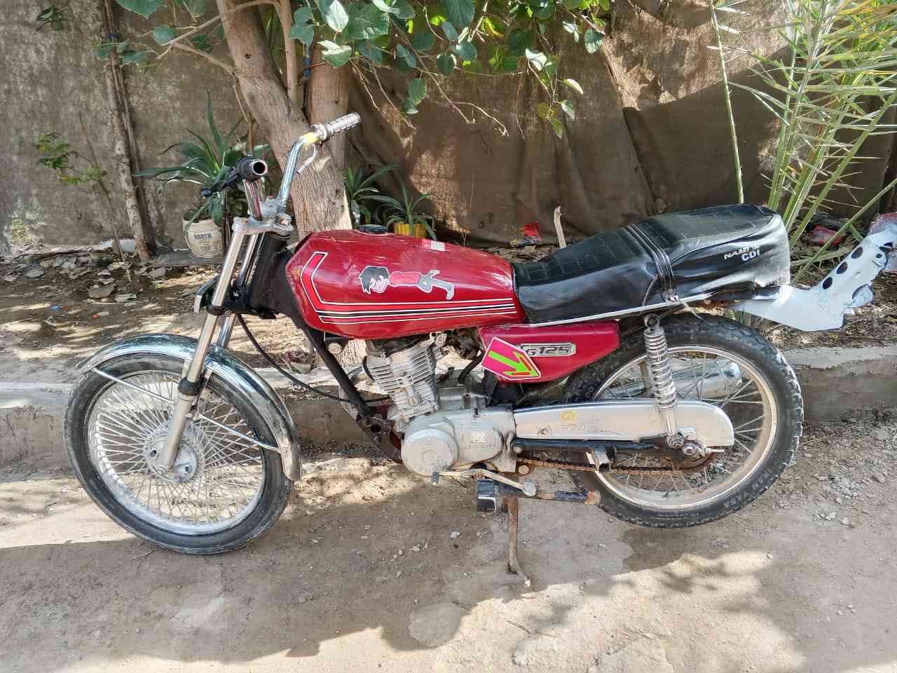 سلام عليكم شباب دراجه اربعه كير للبيع المكان الديوانية قضاء الشاميه السعر 300او بيه مجال لطيبين ***********
