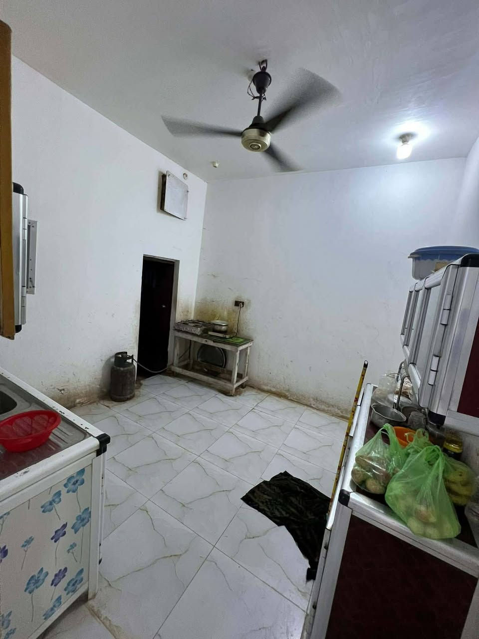 بيت حديث للبيع زراعي 150م بالسديناوية حي الرحمان

غرفتين وصاله ومطبخ وصحيات خارجيه وداخليه واستقبال

البناء طابوك  كونكريت مسلح

كامل الخدمات ماء ومجاري و كهرباء و وتبليط وانترنيت ضوئي ويحتوي على وصل تطويب

للاستفسار *********** يتوفر واتساب
https://chat.whatsapp.com/DAUdXFm5YqX38v3lRTvPuk
