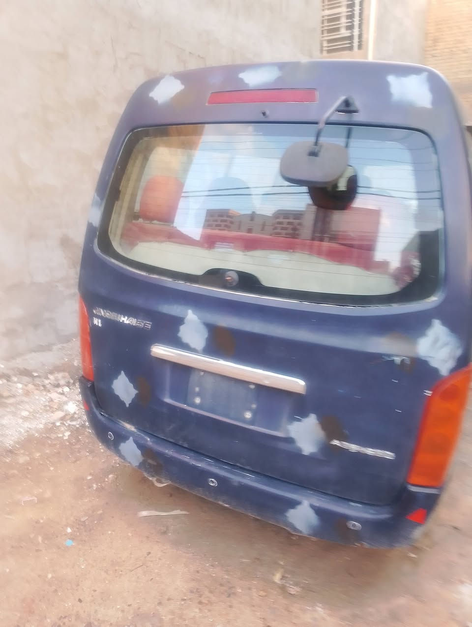 سلام عليكم جنبي مديل14 ماشيه150 سياره مال مزاد وزاره الداخلية اسويلك وكاله ترقيم عل دوله سعرها ب60 بيها مجال سياره بلاديه ***********
