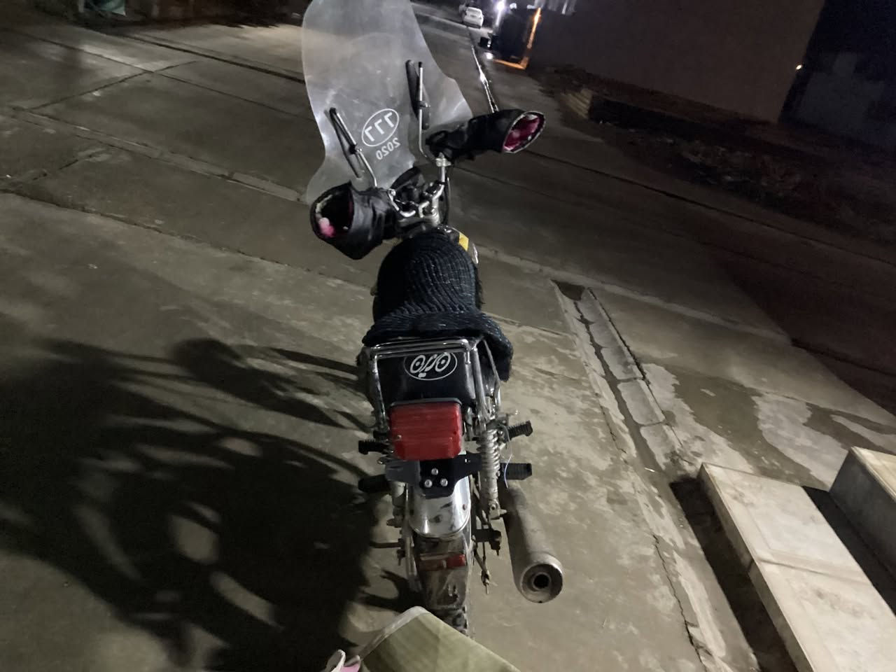 ماطور مكز بلادي محرك 150 نظيف كله شغال كهربائيات سلف هندر موديل 2018n مستعجل عل بيع السعر 475 الرقم ***********
