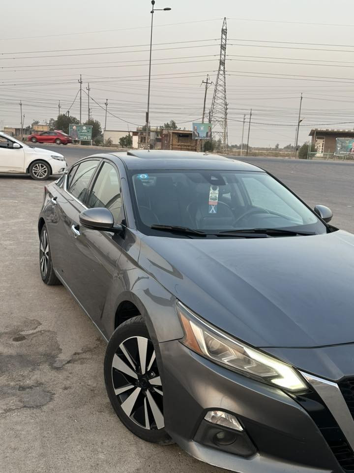 السلام عليكم
نيسان التيما 2019  رقم بغداد SL اعلى فئة
فول واحد على واحد
فتحه
بصمه
هاند بريك بصمه
كشنات جلد 
كشنات كهرباء
كشنات تدفئة
سستم صوت سوني
حساسات امامي 
حساسات خلفي
كروز سرعة
شاشة كبيرة
كار بلي
نقطة عمياء
محرك 2500 
السياره حلوه مرتبة مال بيت السيارة ضربتها جاملغ وربع البنيد السيارة بأسمي مكاني واسط الصويرة
صور الحادث موجودة بالمنشور
السعر 138 وبيها مجال 
***********
