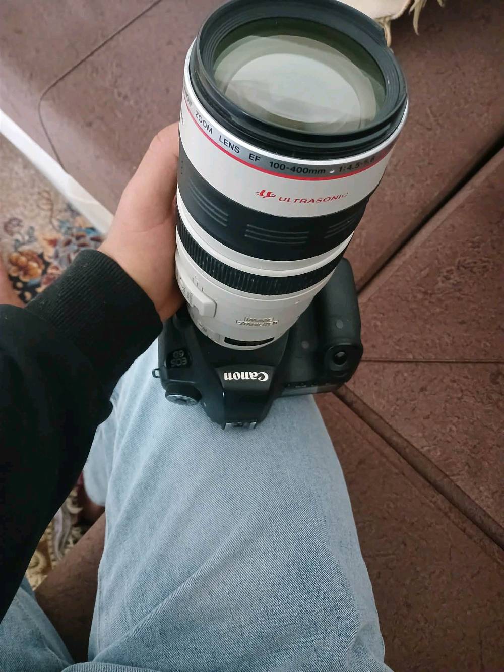 كامرة كانون D6 مع عدسة 100/400 بيع اومراوس  بايفون 15 برو ماكس عنواني واسط قضاء الصويرة 
هل الكاميرا عليها أي ضمان؟: 
مكفولة من اي تصليح
أين موقع البيع؟: 
واسط قضاء الصويرة
هل يتضمن السعر أي ملحقات إضافية؟: 
جنطة + ناقل صور + رام 32 
هل هناك إمكانية للتفاوض على السعر؟: 
قليل جدا