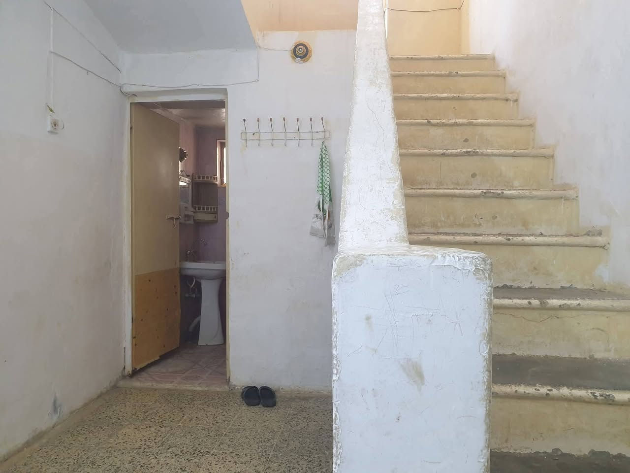 مشتمل للايجار
صاله مطبخ صحيات ارضي 
غرفتين طابق ٢
الرمادي الجمعية
 قرب جامع هميم
***********
@إشارة
