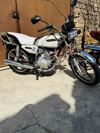 سيفان 2022دراجه نضيفه مابيها اي عيب كهربائيات كلها شغاله مستعجل عالبيع...