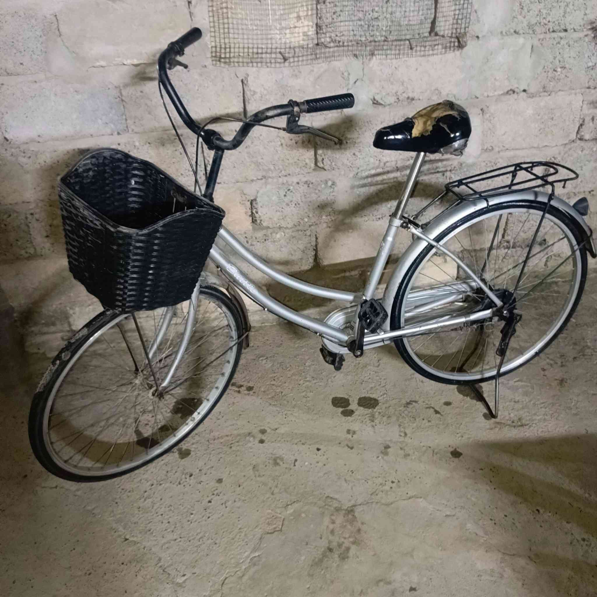 بايسكل عبد الحليم للسعر60 الف وما بيه مجال 
العنوان موصل حي التنك قرب مدرسه حلب


**إذا كنت صاحب هذا الإعلان وتريد حذفه لأي سبب، رجاءا أرسل رسالة إلى الدعم الفني**