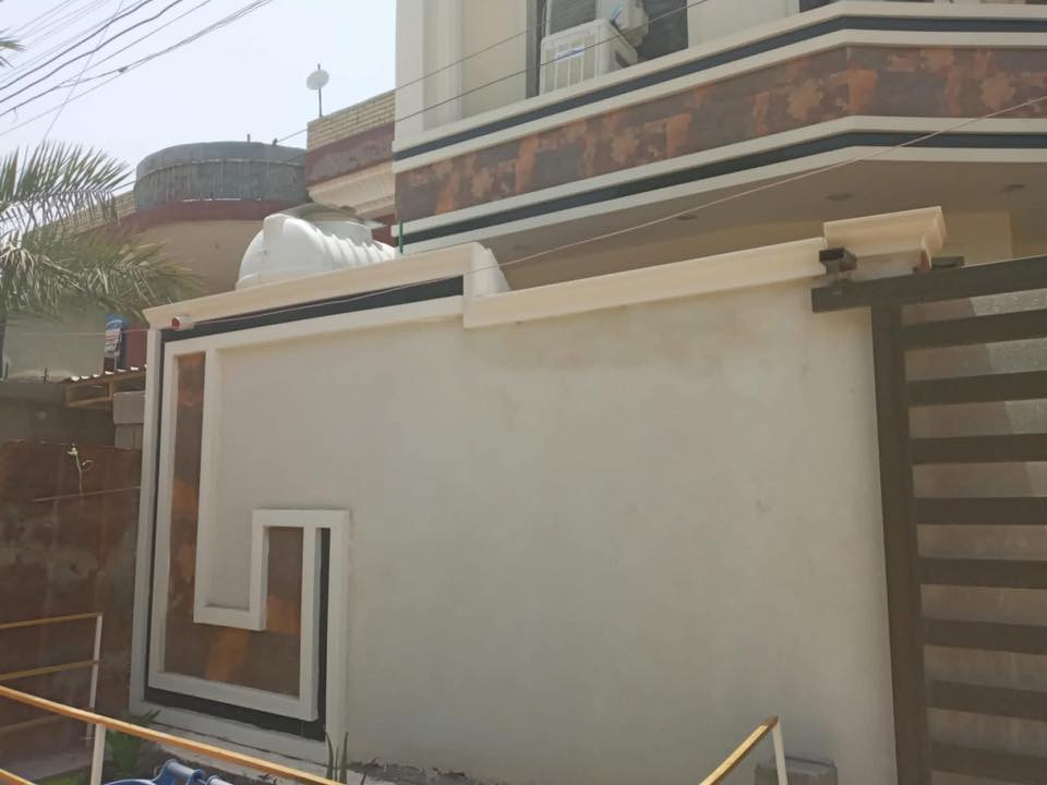 السلام عليكم ورحمة الله وبركاته بيت للبيع ملك صرف المساحة 150مترالبيت فول واحد على واحد يحتوي على اربع غرف نوم+حوالي+استقبال بناء طابوق درجة أولى الموقع ابو غريب حي الشهداء الجديدة قرب خط السريع : السعر ١٨٥ 
***********
