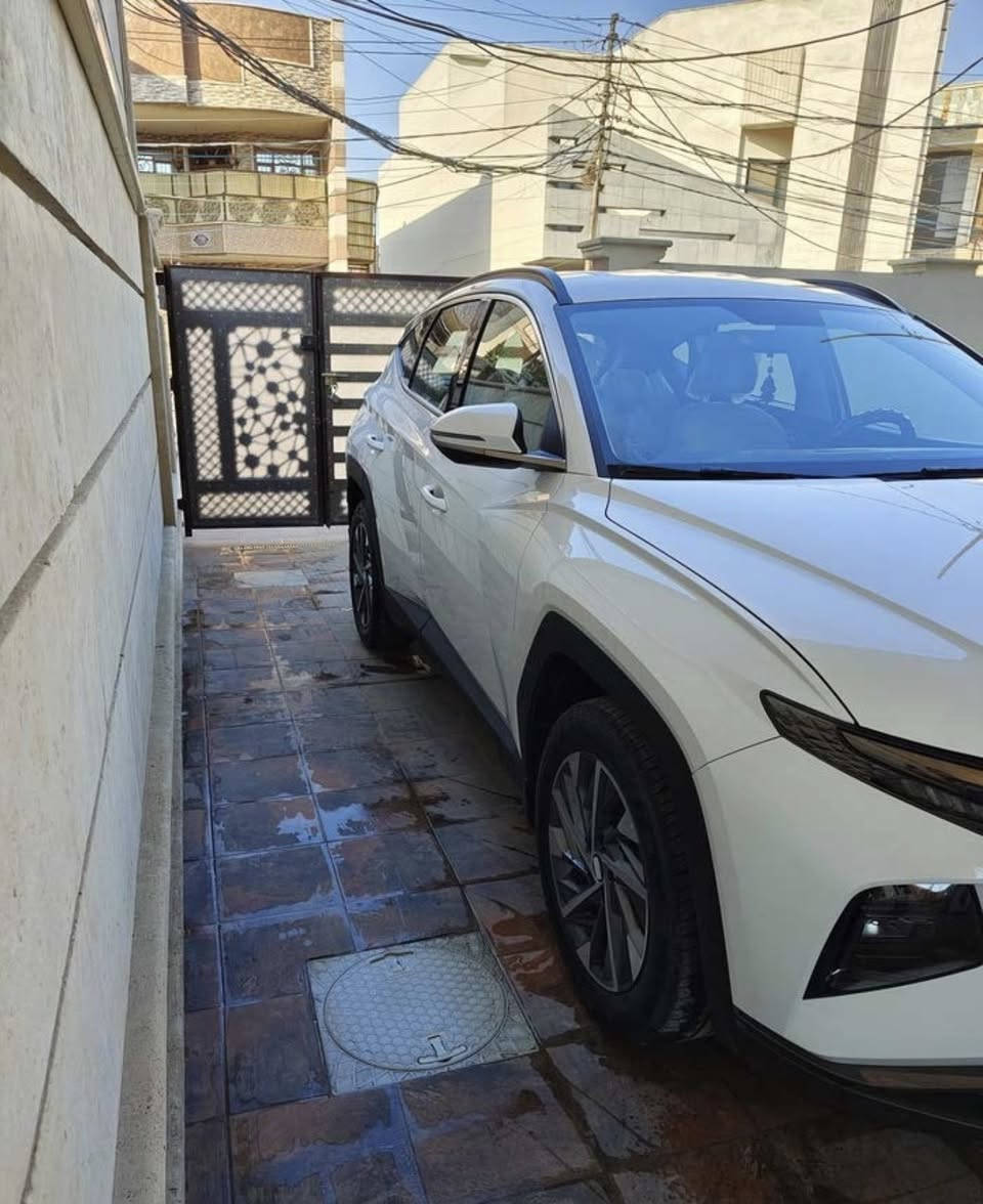 توسان خليجي موديل 2023 للبيع السيارة ماشية 63 سيارة مكفولة من الصبغ والحادث عدا ثنين بارد موضح بالصور سيارة فول ما عدا البانوراما 

المواصفات :- 

بصمة 

تشغيل عن بعد

ثنين كشن كهرباء 

سايد بريك دكمة 

حساسات امامي خلفي

ثلاث انضمة قيادة 

مانع تزحلق 

مري شفط 

صعود منحدرات  

قطعتين تبريد 

اوتوهولد

بردة خلفية 

اشاير بالمري 

كامرة خلفية دوارة 

شاشة حجم كبير 

شحن لاسلكي 

عنوان :- بغداد / بغداد الجديدة

السعر 203 ورقة 

الاستفسار ***********
