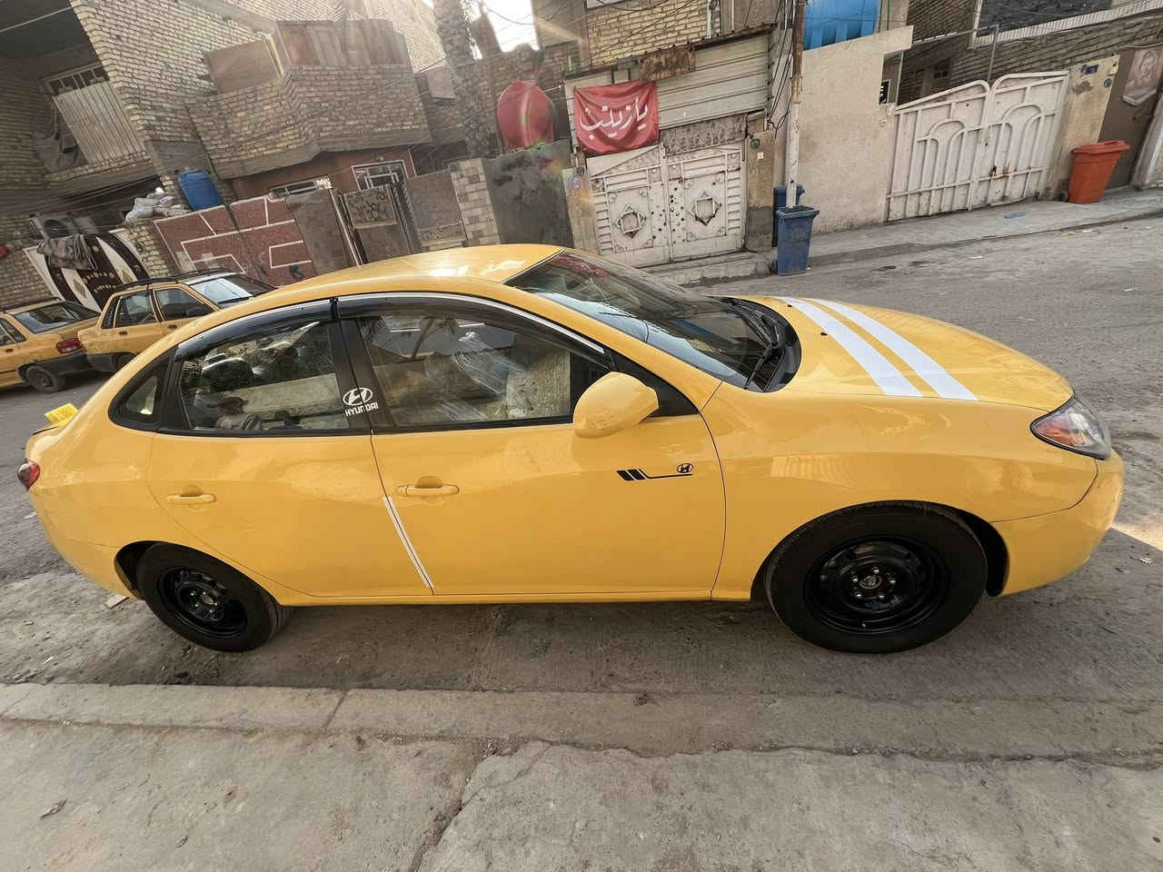 السلام عليكم للبيع النتره موديل 2010 وارد امريكي ظرر باب عكس السايق بدون دواخل بجم وحوض كبس السياره كلها ليبل واحد مكينه 2000 دوش مكينه وكير وتبريد مكفول وكير جديد مال حاويه تخم تاير جديد صدر جديد داريم شفتات زوج امامي جديد مال كصه ويل صبغ حراري دوشمه جديد السياره ماشيه 200 ومابيها ي نقص كبل للشارع ربع ماتصرف عليها السياره رقمها بغداد انكليزي بآسمي مصفره هيئة وغرامات ابيع تحويل السعر 110 
الشراي يتصل ***********
