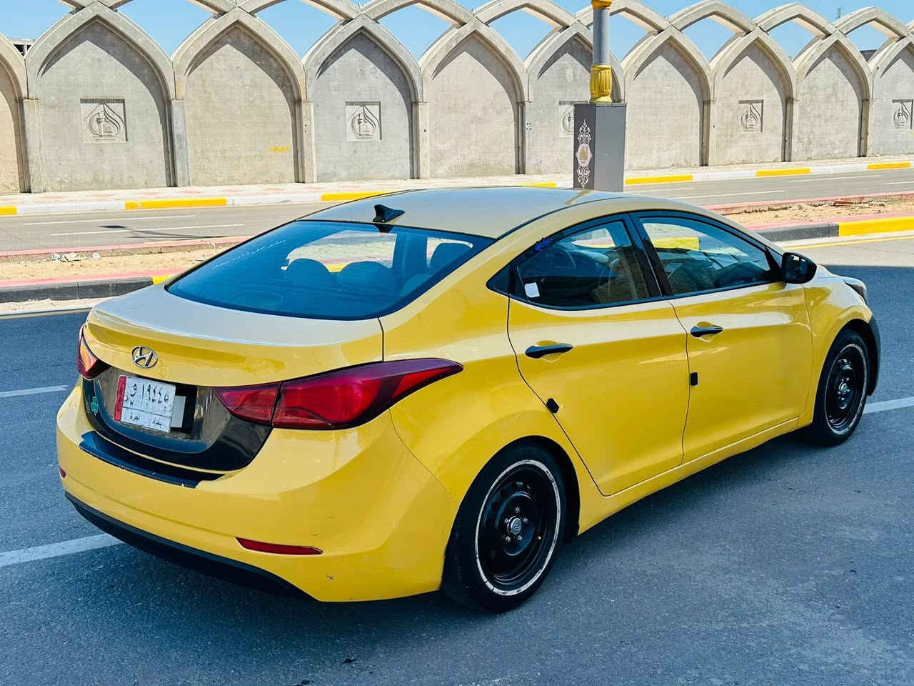 للبيع الانتره موديل 2015 وارد امريكي حادث جاملغ امامي فقط بدون دواخل والباقي مكفول ليبل واحد مواصفات شاشه كبيره كامره دواره حساس تحكم ستيرن تدفئه تبريد كشنات مكينه 1800 دوش وكير وحداديه وتبريد مكفولات نظام ايكو مانع انزلاغ كروز سرعه سياره مغلفه كلها منظومه زنون لايت لد بكلايت لد 
السعر 105عنوان كربلاء الاستفسار الاتصال ع رقم*********** سياره جديده واحله من الصور
