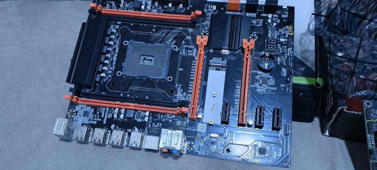 مذر بوردات واحد كبير 3زقار وهارد ابيع فحم معه توصيل60


**إذا كنت صاحب هذا الإعلان وتريد حذفه لأي سبب، رجاءا أرسل رسالة إلى الدعم الفني**