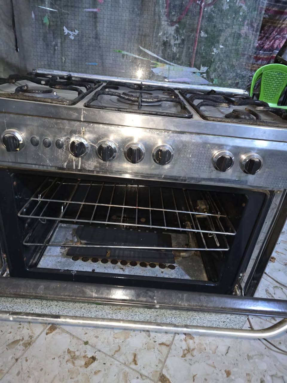 سلام عليكم لبيع طباخ نضيف مكان كربلاءاطوريج سعرعله رقم ***********
