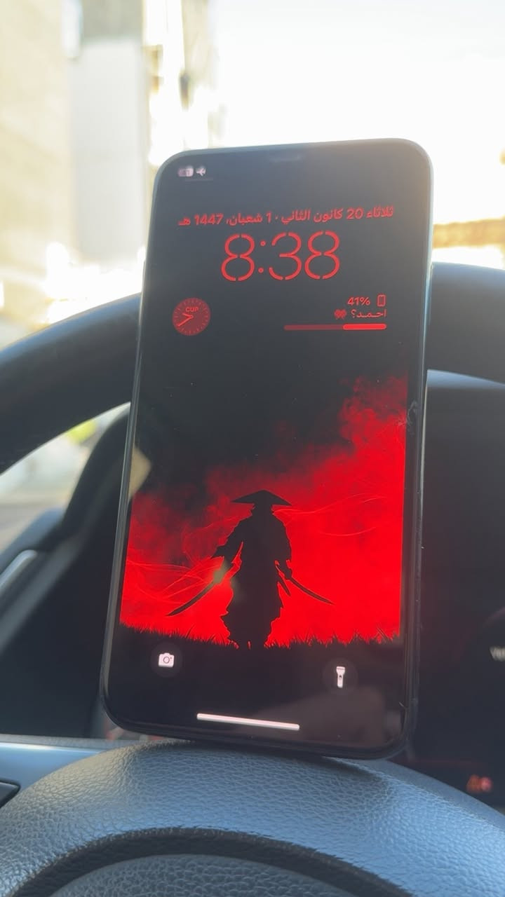 السلام عليكم 

Apple iPhone 11 Pro MAX

سعة التخزين - 64GB 

البطارية - 76 

حجم الشاشة 6.5 بوصة OLED Super Retina XDR 

60 FPS

  يدعم سيمكارت + شريحة الاكترونية 

الضرر - شاشة مكسورة مثل ما موضح بالصورة ونهائياً ما مأثرة وانطي بيها ضمان + قاعدة الشحن ينرادلها تبديل وتكدر تشحن بيها لكن لازم تميل الكيبل 

حبايب التلفون على وضع الشركة كلشي ما مبدل بي ابداً يعني تاخذه ترتب وضعة يمك بعد .

واتساب + رقمي 
***********
