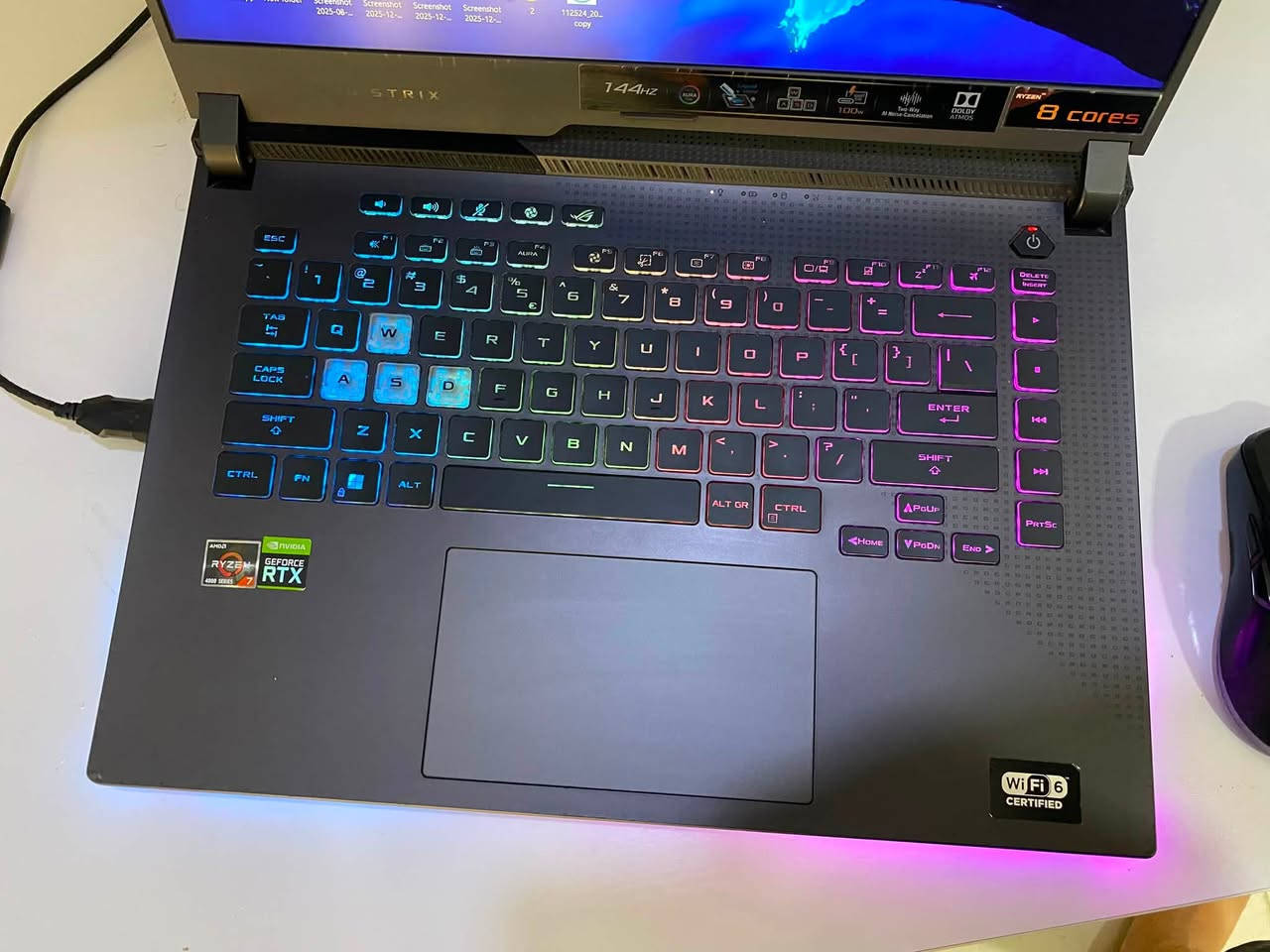للبيع ASUS ROG Strix G15 (G513IM)

المعالج: AMD Ryzen 7 4800H (8 أنوية / 16 خيط معالجة)
كرت الشاشة: NVIDIA GeForce RTX 3060 Laptop 6GB GDDR6
الشاشة: 15.6 بوصة FHD IPS بدقة 1920×1080
معدل تحديث الشاشة: 144Hz
الرام: 16GB DDR4
التخزين: 512GB NVMe SSD
البطارية: تدوم من 4 إلى 7 ساعات حسب الاستخدام
نظام التبريد: ROG Intelligent Cooling بمروحتين وتقنية Arc Flow Fans
الإضاءة: RGB Aura Sync قابلة للتخصيص
Wi-Fi 6

الجهاز بحالة ممتازة مابي أي عطل فقط ضرر بسيط باللكفر مثل مموضح بالصور

السعر: 1,350,000 دينار عراقي


**إذا كنت صاحب هذا الإعلان وتريد حذفه لأي سبب، رجاءا أرسل رسالة إلى الدعم الفني**
