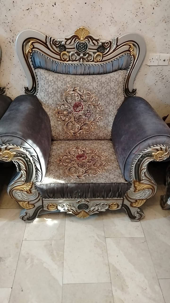 تخم للبيع السعر 500 وبي مجال المكان بغداد
للاستفسار 

***********
