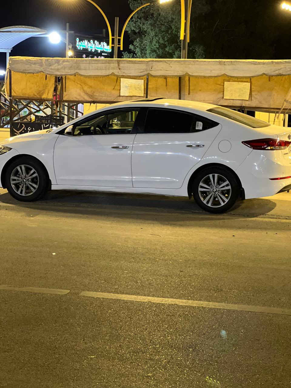 السلام عليكم مرخصه الادمن
هونداي النتر ٢٠١٧ خليجي ( تبديل بنيد مع دعاميه بدون صبغ )
محرك ٢٠٠٠ دوش ٣ انظمه قياده كير ومحرك وحداديه مكفوله
رقم بغداد الدولي تحويل ثاني يوم 
١٤٥ 
مكان السياره بغداد الكاظميه
***********
