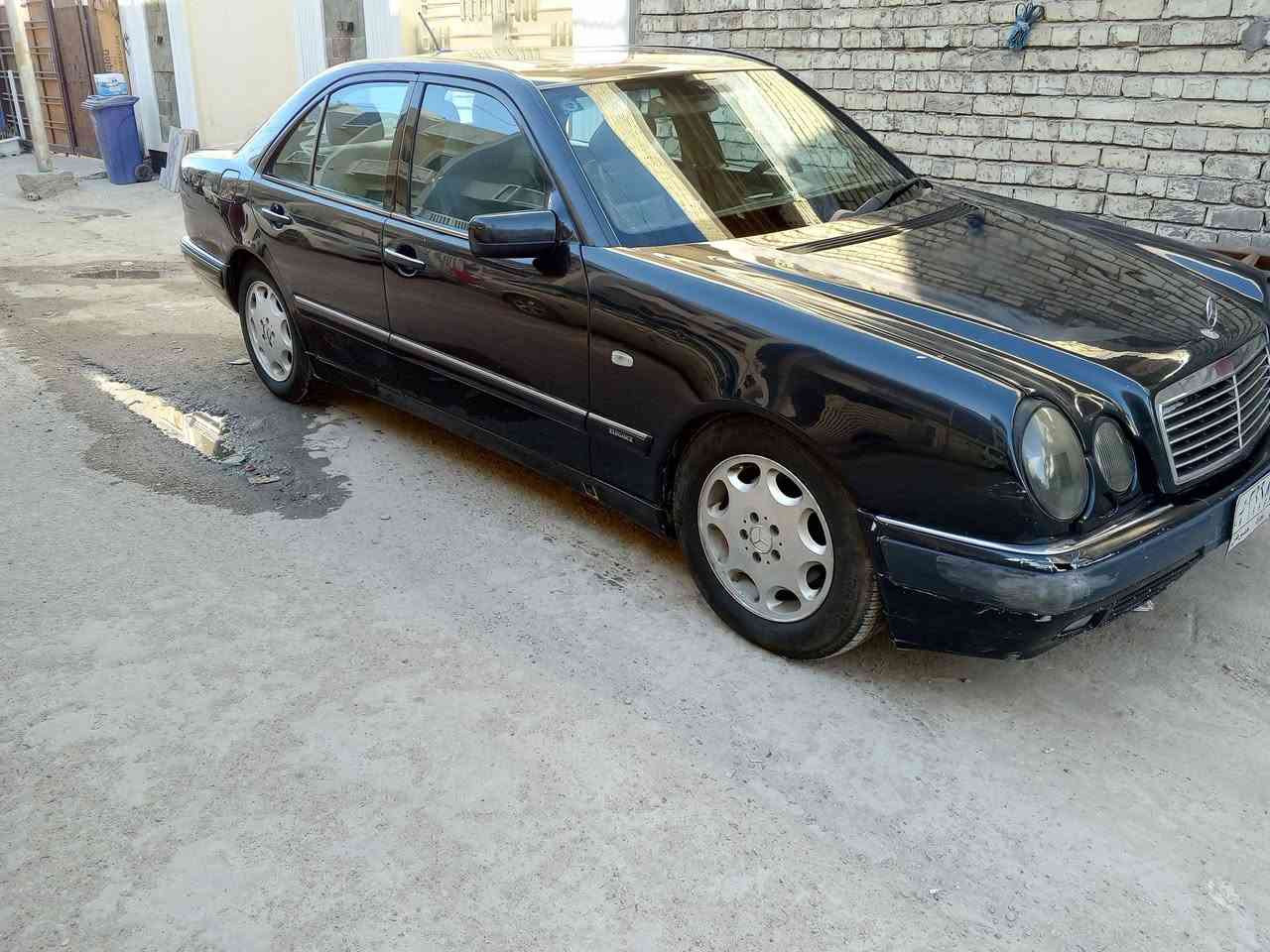 يا الله السلام عليكم ورحمه الله وبركاته
مارسيدس ام عيون موديل 1996 
فئة E300
محرك 6 سلندر 
كير D4     سبورت          مكينه وكير خير من الله 
رقم بغداد 
مرايات شفط 
كشنات جلد كهربائي 
دواخل نضيفه 
صدر جديد 

#مراوس فقط   بحوثيه قديم دبل قماره 

رقم واتساب *********** حيدر
