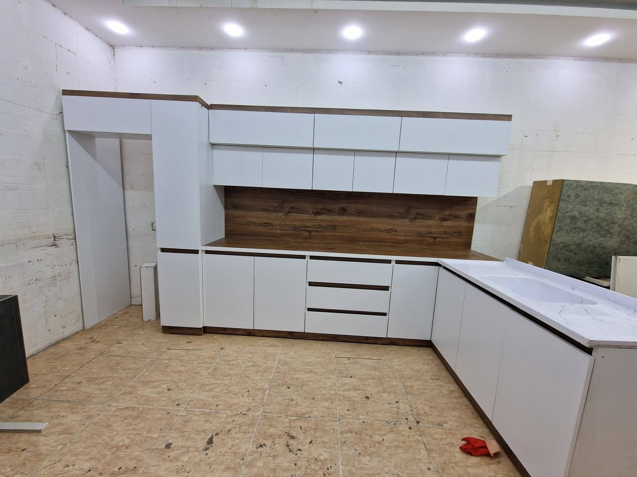 mdf سێتی کەوانتەری تورکی 
تازەیە بەسعری دەستی ٢ئەیفرۆشین 
هیچ بەکار نەهاتوە  
قیاسی درێژی کەوانتەو 4 مەتر 
سنگەکەی٢مەتر 
ناونیشان /سلێمانی /کانیسپیکە/خوارمزگەتی تەبای
📲0772 517 79 19
واتسئەپ و ڤایبەریان لەسەرە 
گەیاندن هەیە بۆ تەواوی عێراق🚚🚚🚚
