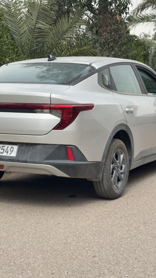 *********** 📞
السلام عليكم 
Kia k3 وكالة كيا الدولية العراق

سيارة زيرو من الشركة للترقيم، مرقمة باسمي ومثبت لوحات 

.................................

محرك( ٤ ) سلندر تنفس طبيعي  

شاشات عدد ٢ 

ابل كار بلي 

كامرات خلفية 

حساسات امامي خلفي 

تحكمات ستيرن ومثبت سرعة 

مري كهرباء وشفت 

تبريد قطعتين 

منافذ شحن خلفي  

سيارة بتراب الشركة  
----------------------------
مهم ‼️ 
السيارة عليها ضمان خمس سنوات او ١٠٠ الف كيلو متر

وصيانه ثلاث سنوات او60 الف كيلو متر تبديل دهن وفلتر مجاناً كل ٥٠٠٠ كيلو متر
-------------------------------
*********** 📞
