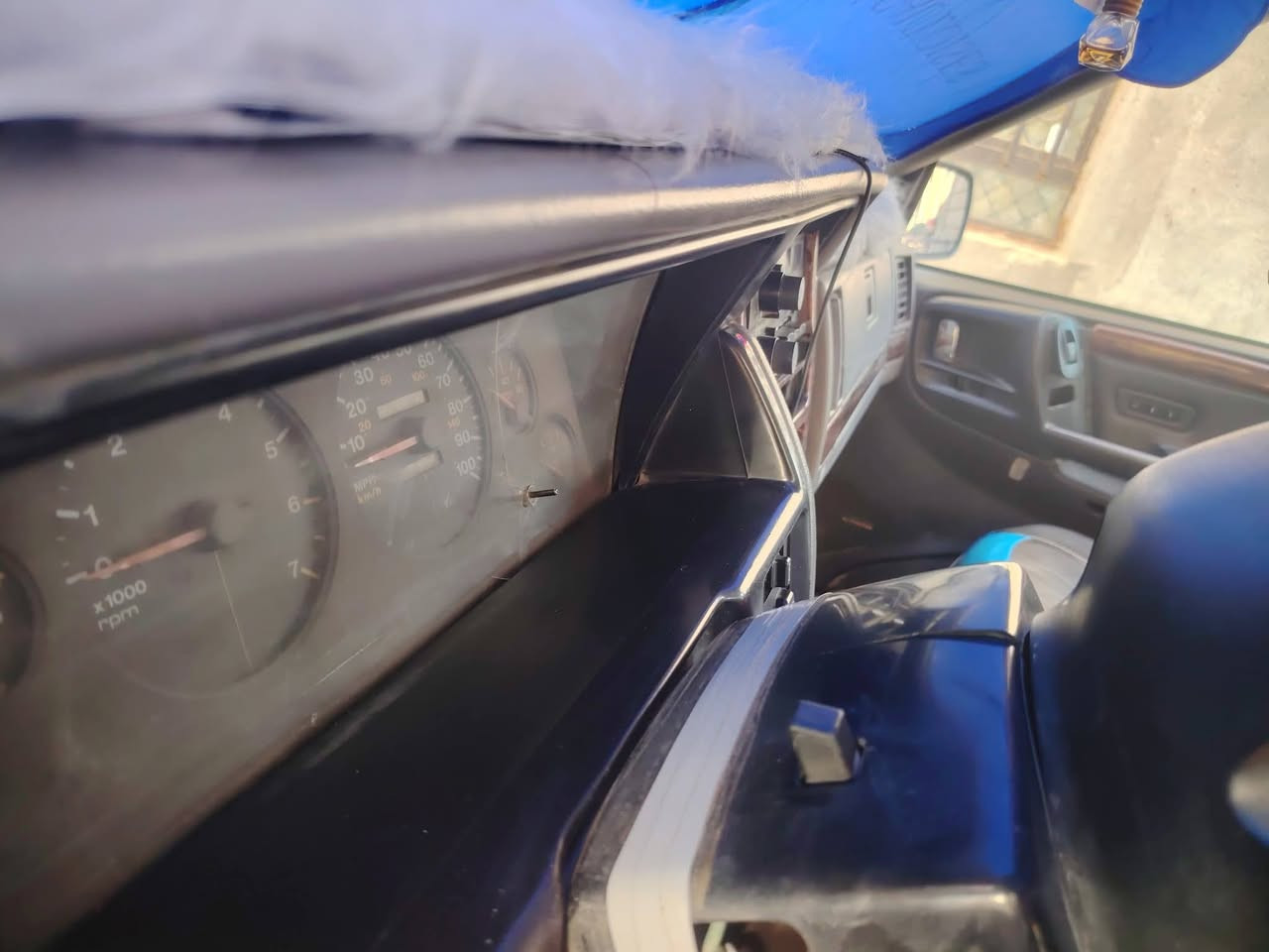 جيب شيروكي 1996 مكينة وكير 3000 vvt شرط رقمها بصرة مداور ثاني يوم بيه هزة جديده كهربائيات كله شغاله حدادية جديده السيارة مكفولة من الصبغ عضمها صاحي مابيه ضربة باتري جديد تخم تاير جديد سعرها 45 مكاني ناصرية قضاء البطحاء 
***********
