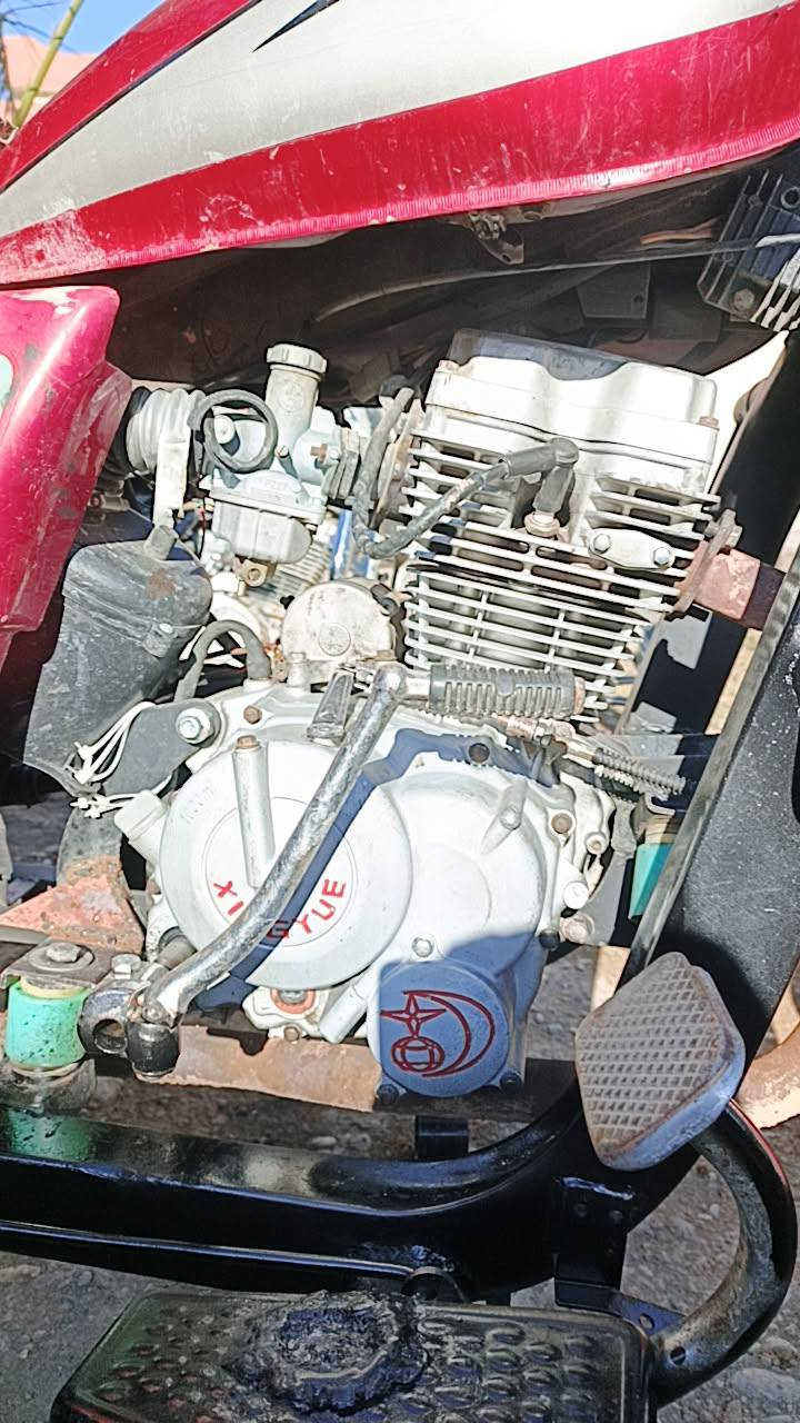 السلام عليكم
ستوتة للبيع  داي وان موديل 2017 
التايرات جدد محرك نضيف مابيها لحيم 
السعر 850 وبيها مجال بسيط
العنوان ديالى حمرين 
الرقم ***********
