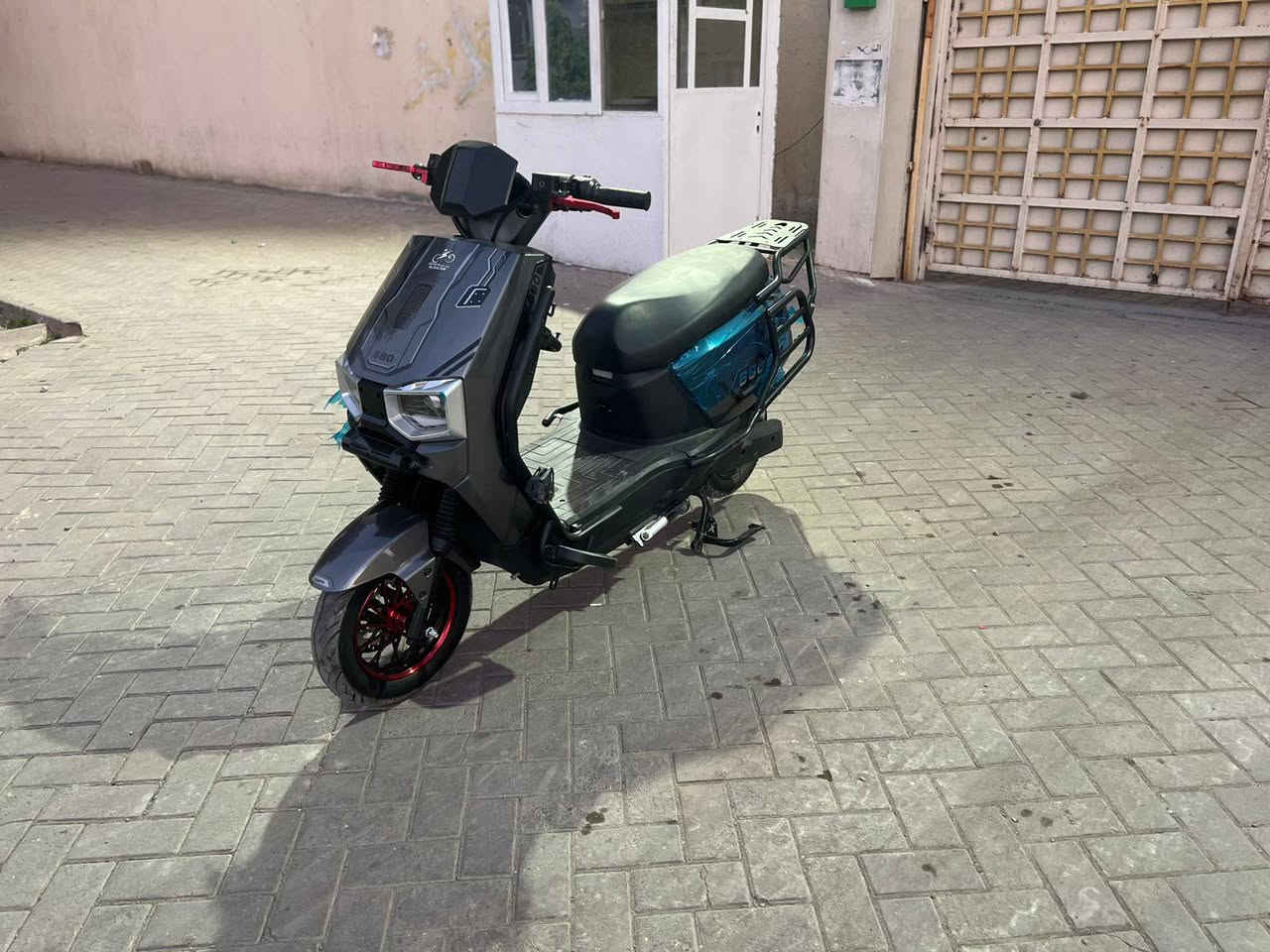 سلام عليكم شباب دراجه شحن للبيع نوع سكنس  زيرو زيرو غير مستخدم من المعرض البيت الله 
شاهد  بعدها وكاله ولا شحنه مشحونه ابد 
  الله  شاهد وصل معرض موجود ابسمي  مواصفاتها
الموديل2026
بطاريات 6 دبل 
التحويلات4
السرعه75 حقيقي معا الوزن 
شاشه تاب تعرض الك لاعطالً ان وجدت 
اشاير رباعيه 
شاحنه اصليه 
تشغيل عن بعد 
تشغيل كارت 
بصمات 2 
سويجات 2
كارتات الذكي 2
نضام السرقه 
مري أصليات 
تحمل شخصين 
تايرات جوبلس تحمل وزن عالي جداً
لونها مميز 
قفل ستيرن 
لونها مميز كلش 
استان تعليك /استان صفح 
لايتات زنوزن قويه جدا
الدراجه مدرعه بل كامل 360درجه

 اي استفسار اتصال 

***********

العنوان بغداد
