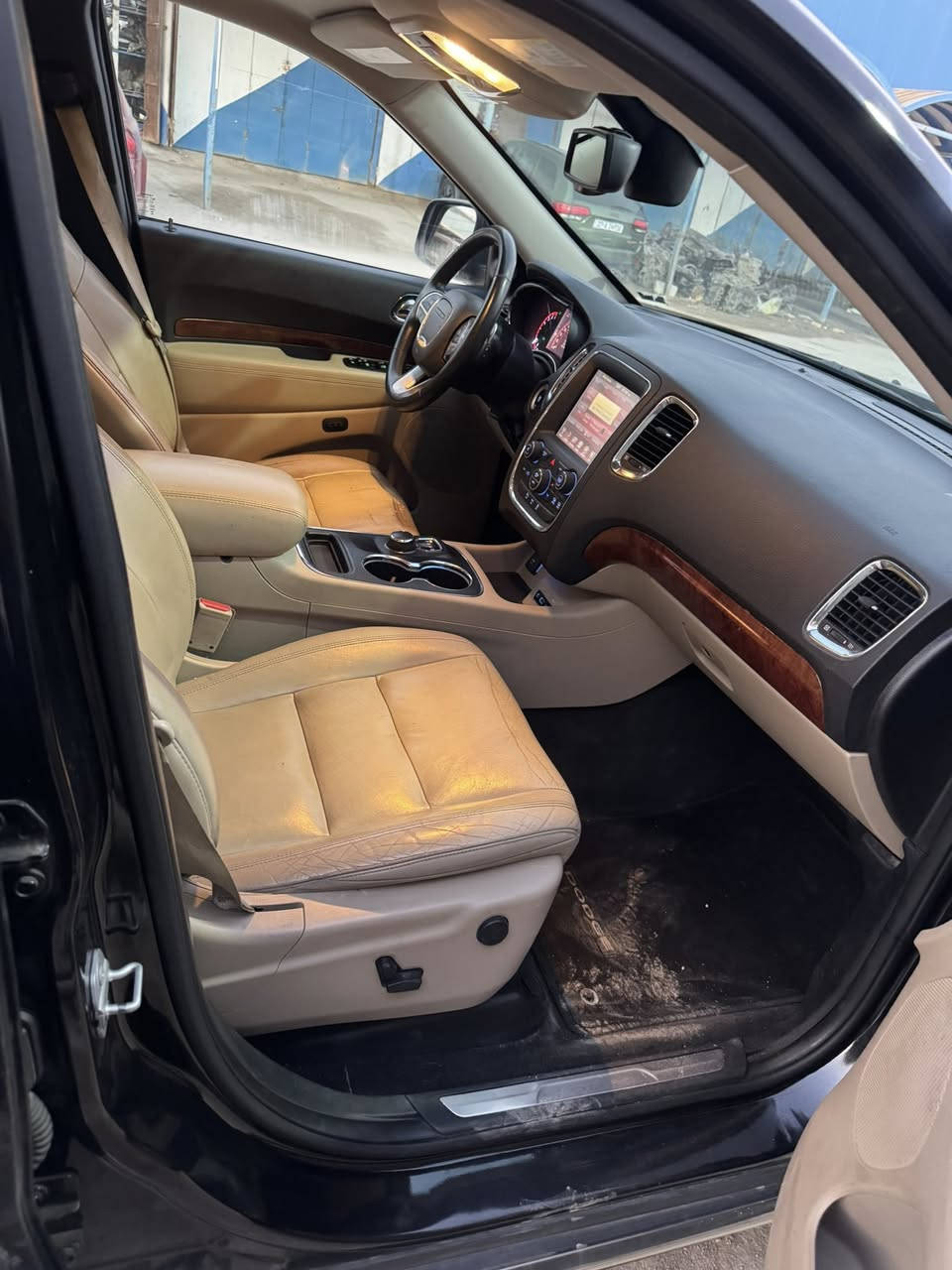 سلام عليكم دورنكو2015مرمز 20123 السعر 210 قفل تقرير غرف شغال او ماشي من امريكا شرط مامفتوح بيه برغي جديده كلش 
2023مرمز
السعر 210قفل
رقم بغداد بسمي تحويل ثاني يوم
ناصريه سوق الشيوخ
***********
سياره فول الفول جديده كلش
